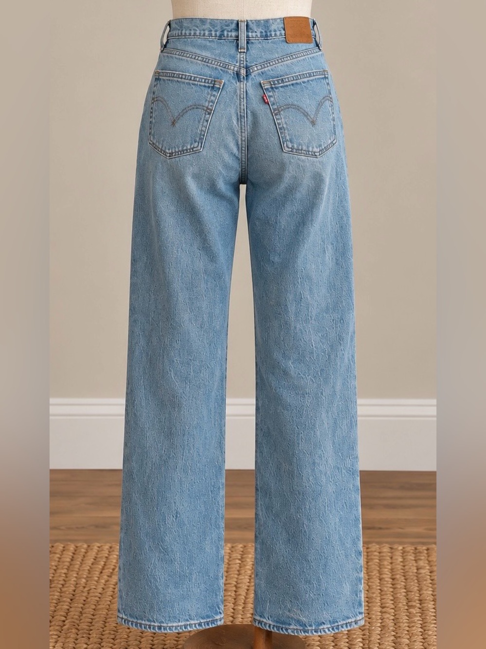 Levi’s Ribcage Straight - Picture 2 of 7